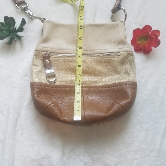 B Makowsky Crossbody - Picture 13 of 15